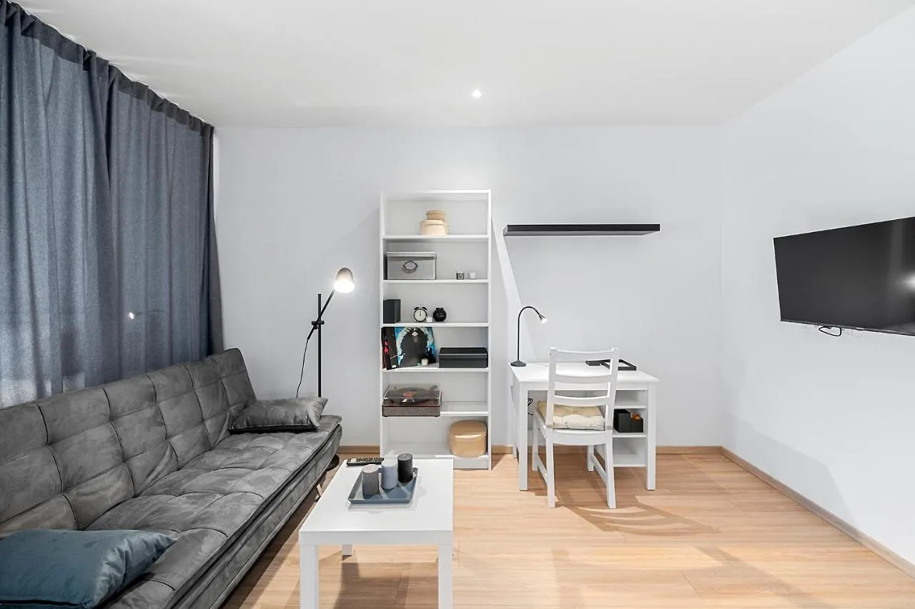 Vibestudio 301 - Central - Ac - Near Parking contacts